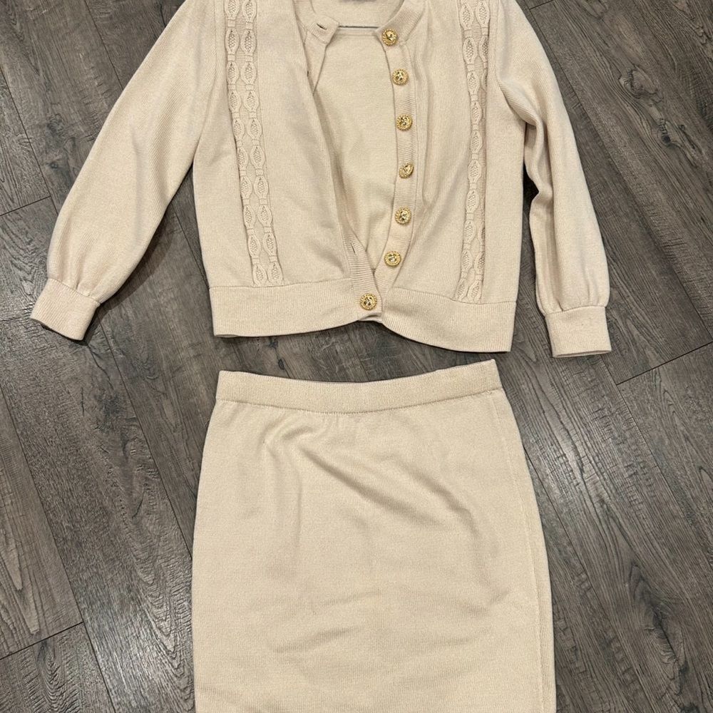 Elegant St. John Beige Women's Skirt & Sweater Set